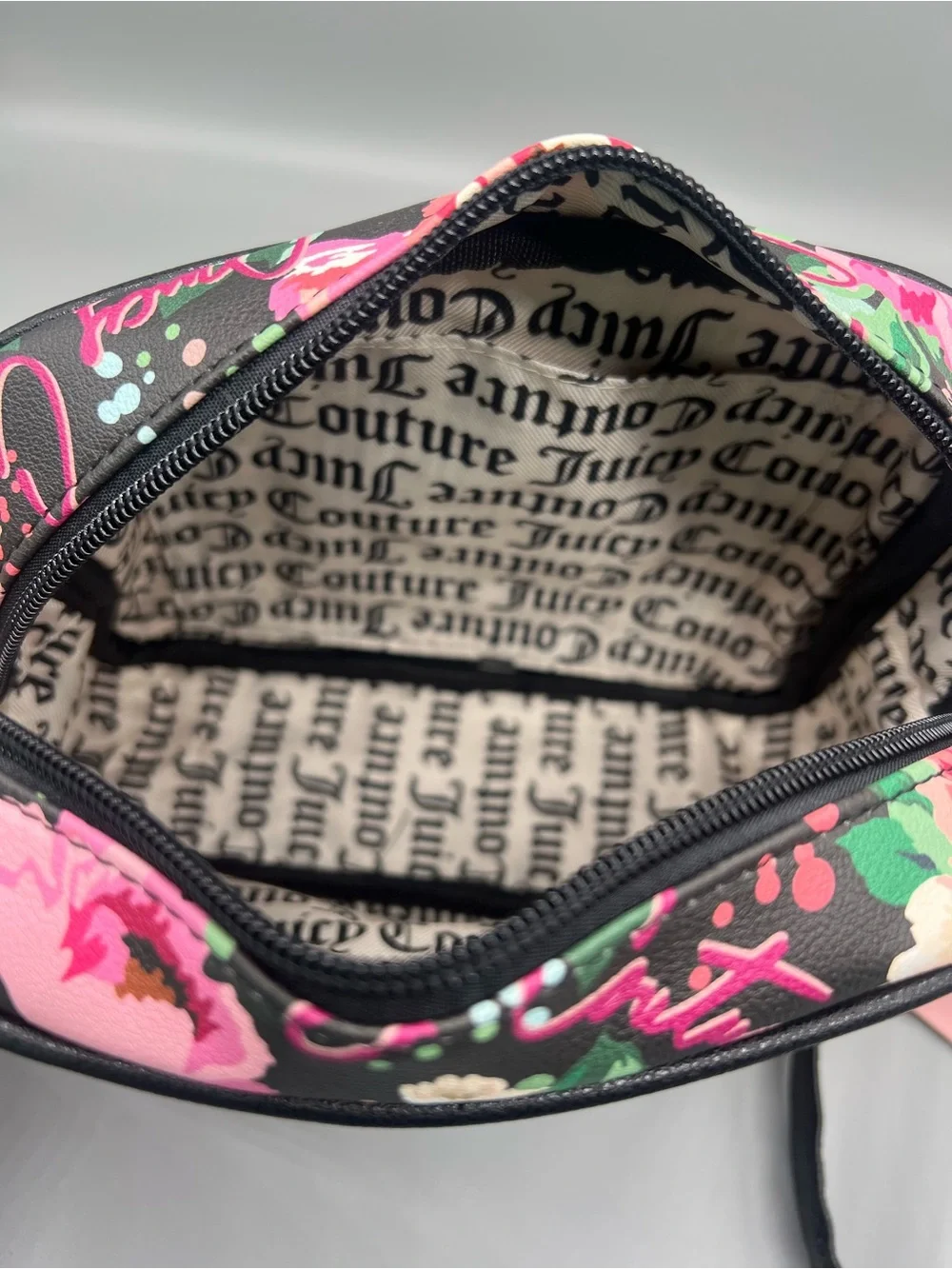 Juicy couture camera crossbody purse
